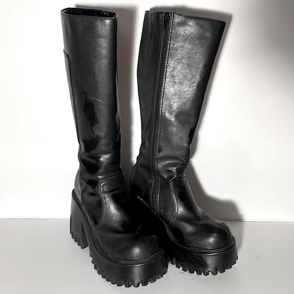 Vintage 00s mega platform
boots